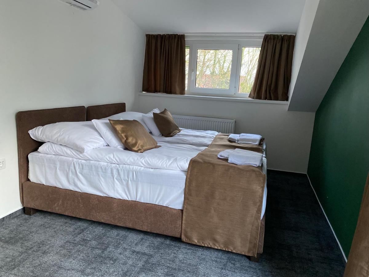 Bed and Breakfast A Fogado Bicske Exterior foto