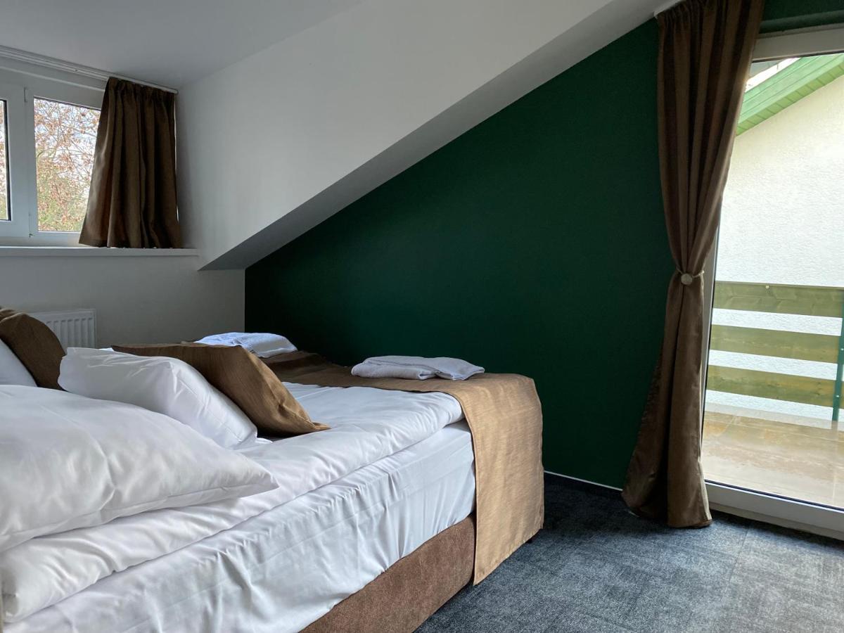 Bed and Breakfast A Fogado Bicske Exterior foto